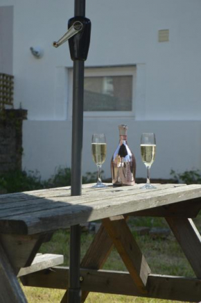 Ryde Beach Garden Apartment